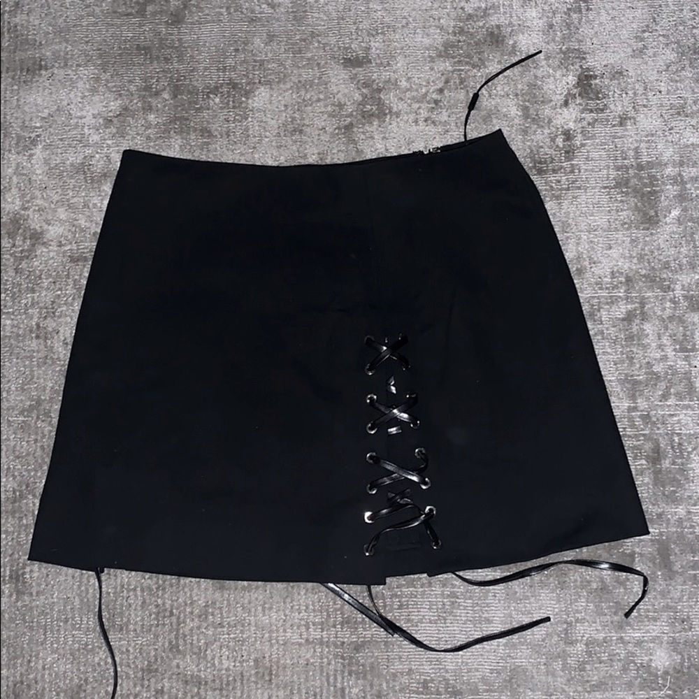 SALE! Gorgeous Hemlut Lang skirt! Excellent condition! Ready to wear